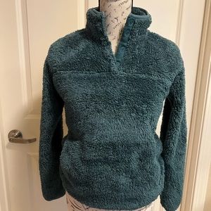 Eddie Bauer Women pull over sweater